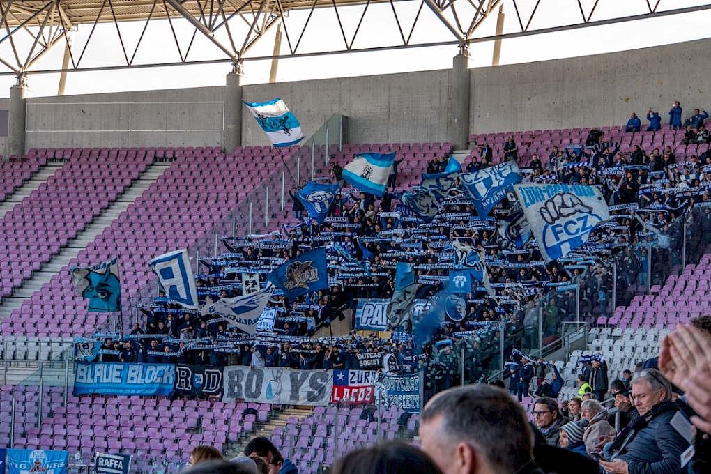 ALLI UF GENF! Extrazug und Tickets