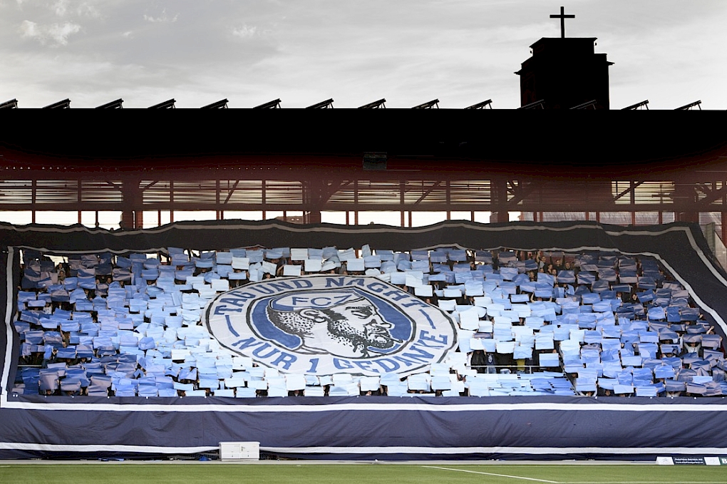 ALLI UF NEUCHATEL! Zug und Tickets