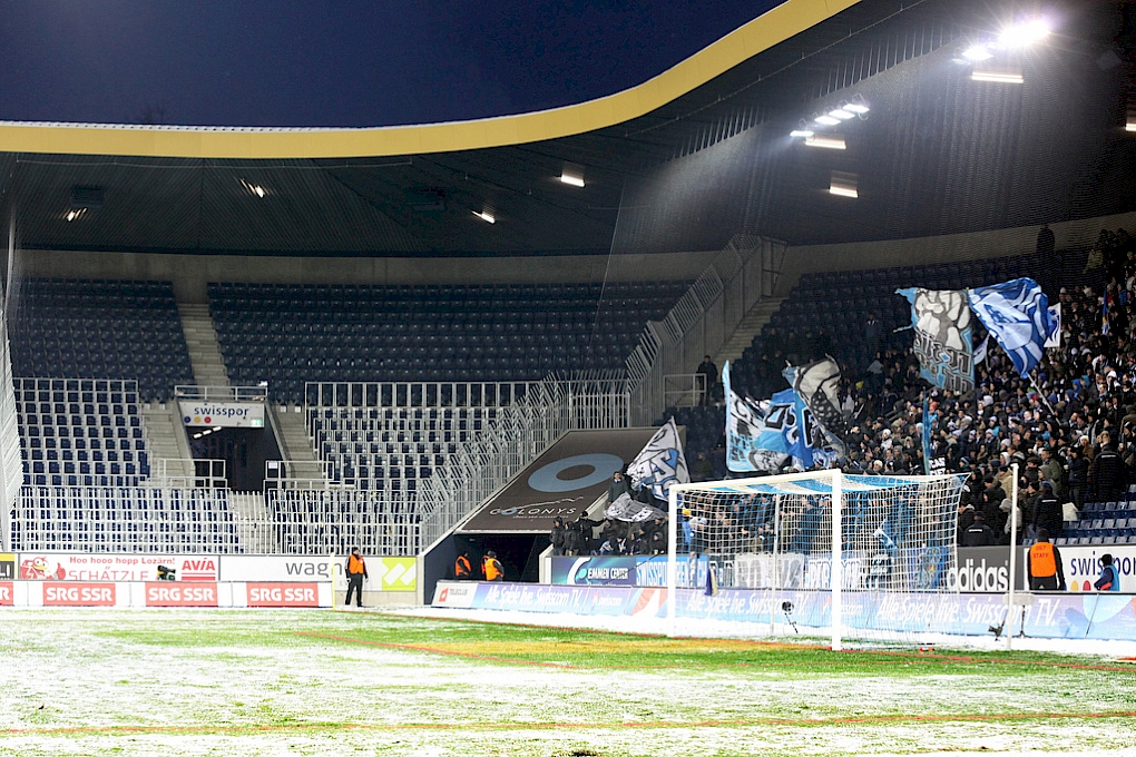 Keine Polizei und keine Ausschreitungen an Fussballspiel!