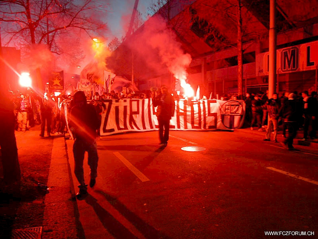 Zum Marsch vom Sonntag und Tickets für den Mittwoch gegen Basel