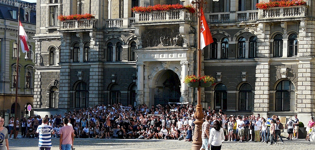Zerst Portugal, dänn Zug